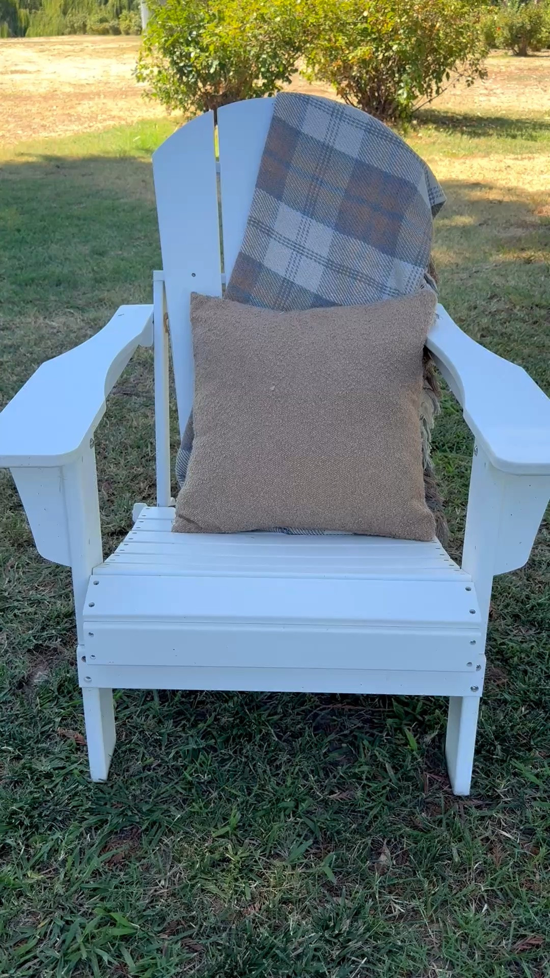 Love my folding white Adirondack chair! I have a set of four and I use them throughout the year! They’re perfect for relaxing with friends and family, bird watching, reading a good book and more! ❤️