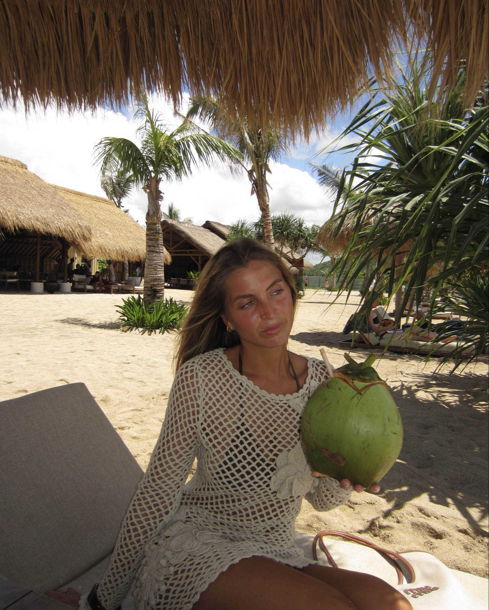 Perfect throw on crochet mini 🌴