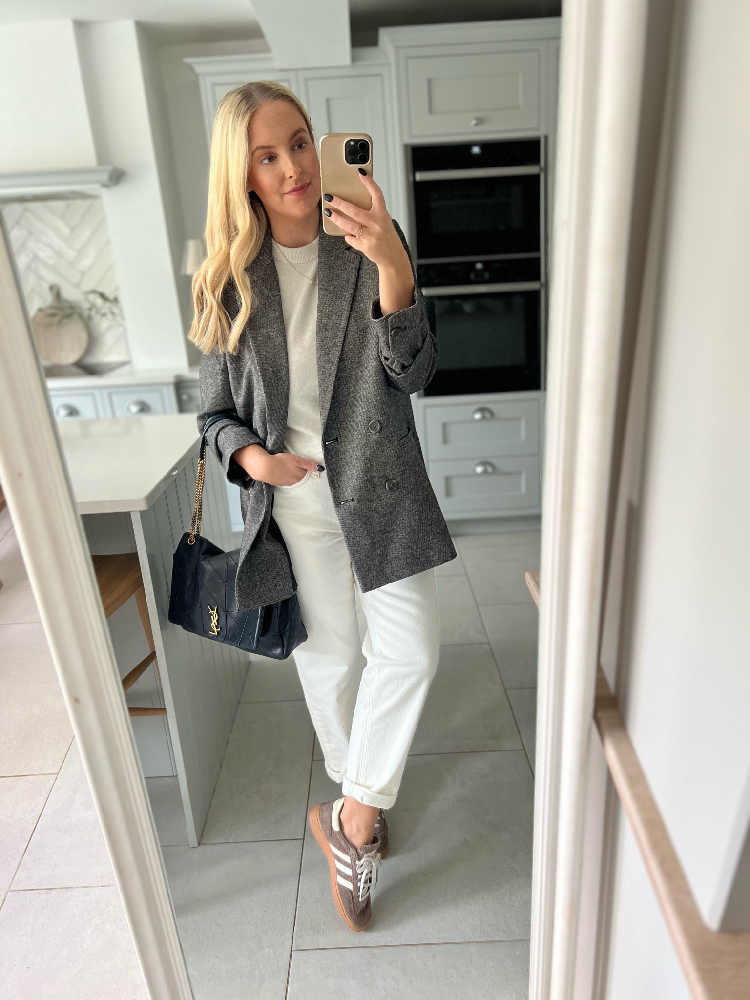 Autumn OOTD 
I’m a UK 12-14 and 5ft5
Sizes 
Blazer size 14
Jeans 14R
Knit tee 12


#LTKuk #LTKautumn #LTKbag