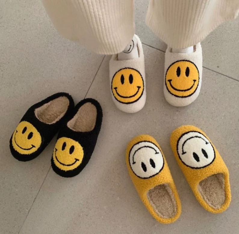 Read the full title
    Happy face Slippers / Personalized Shoe Dust Bag / Indoor Slippers / Pers... | Etsy (US)