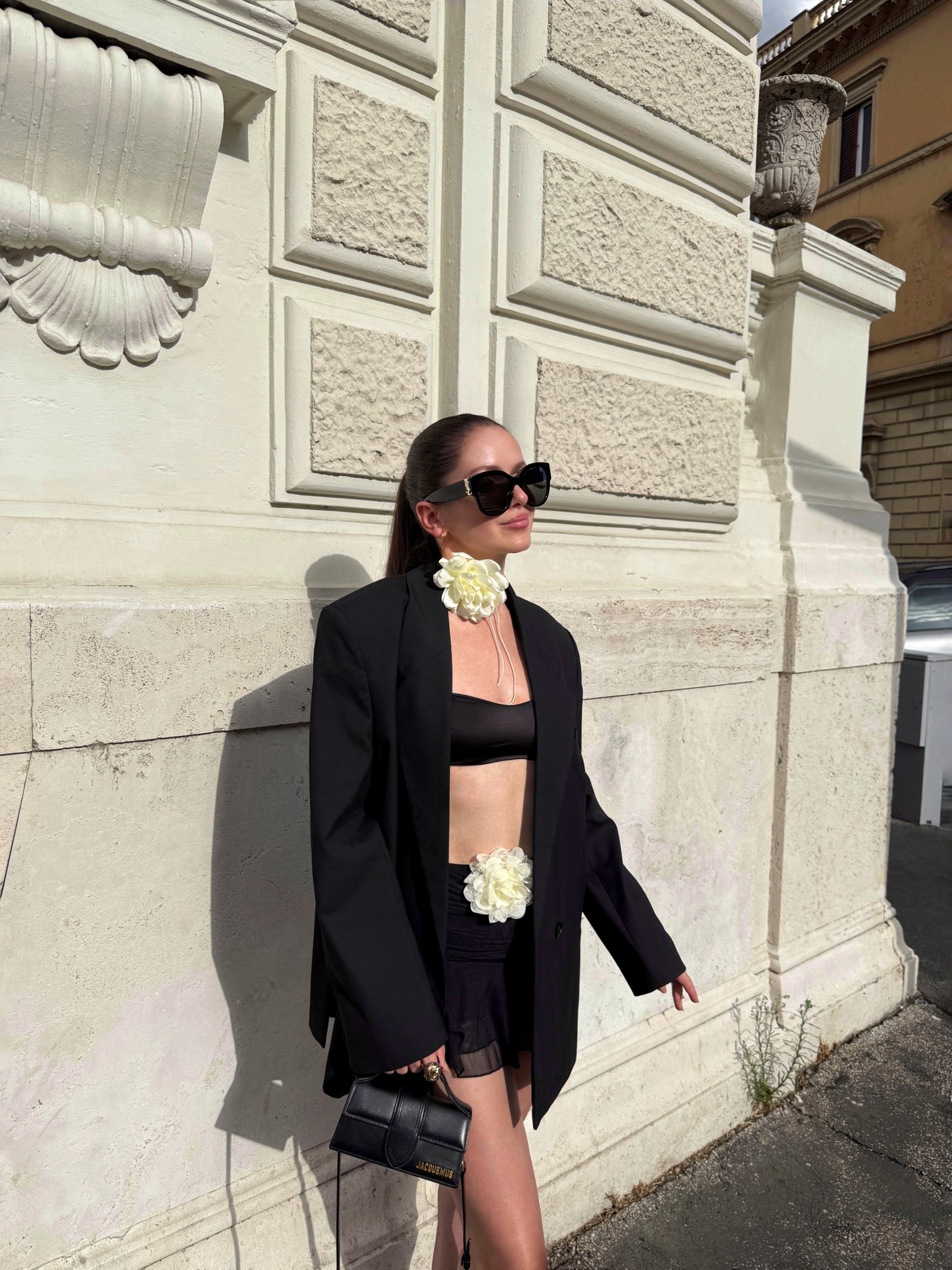 Back in Italy 🖤🌞


blazer, black blazer, mini skirt, top, oversized blazer, Jacquemus, mini bag, late summer, late summer look

#LTKstyletip #LTKautumn #LTKeurope