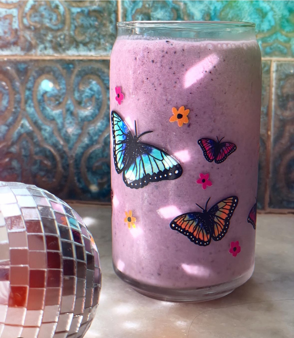 The perfect glass tumblers for spring 🦋