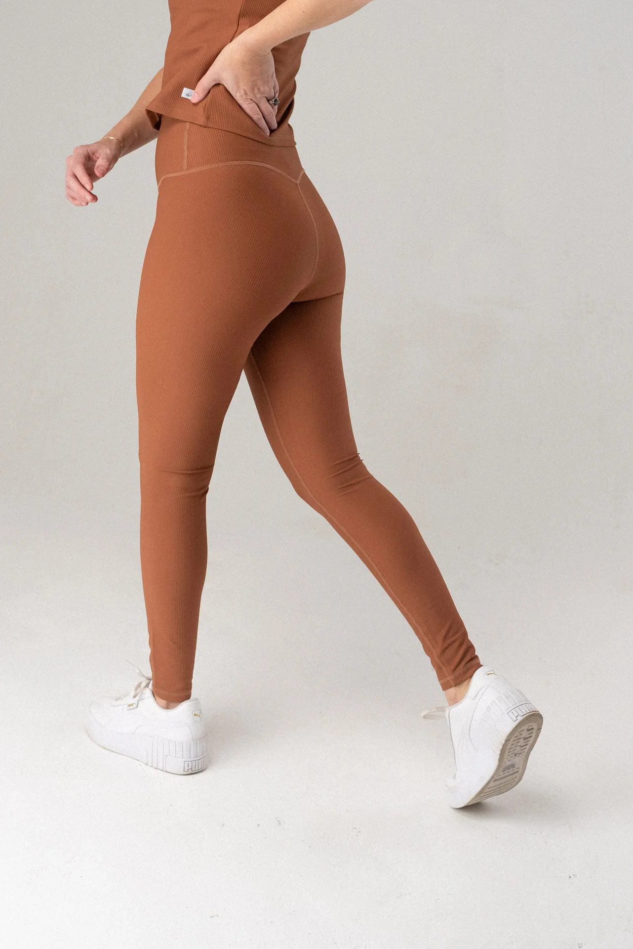 tranquil dynamic high-rise yoga leggings 28" Rust / Large | Alyth Active