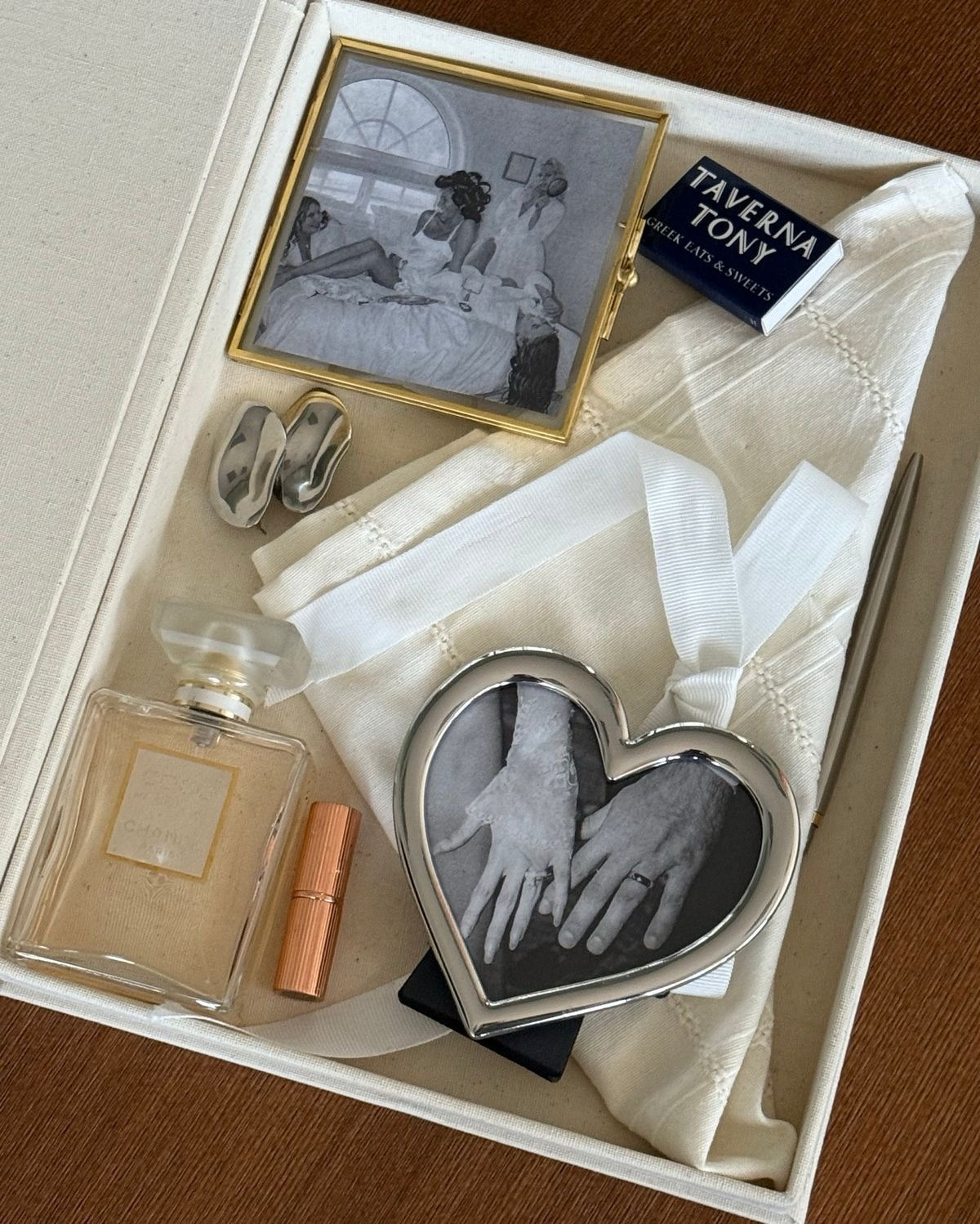 Linen Wedding Keepsake Box 

#LTKWedding
