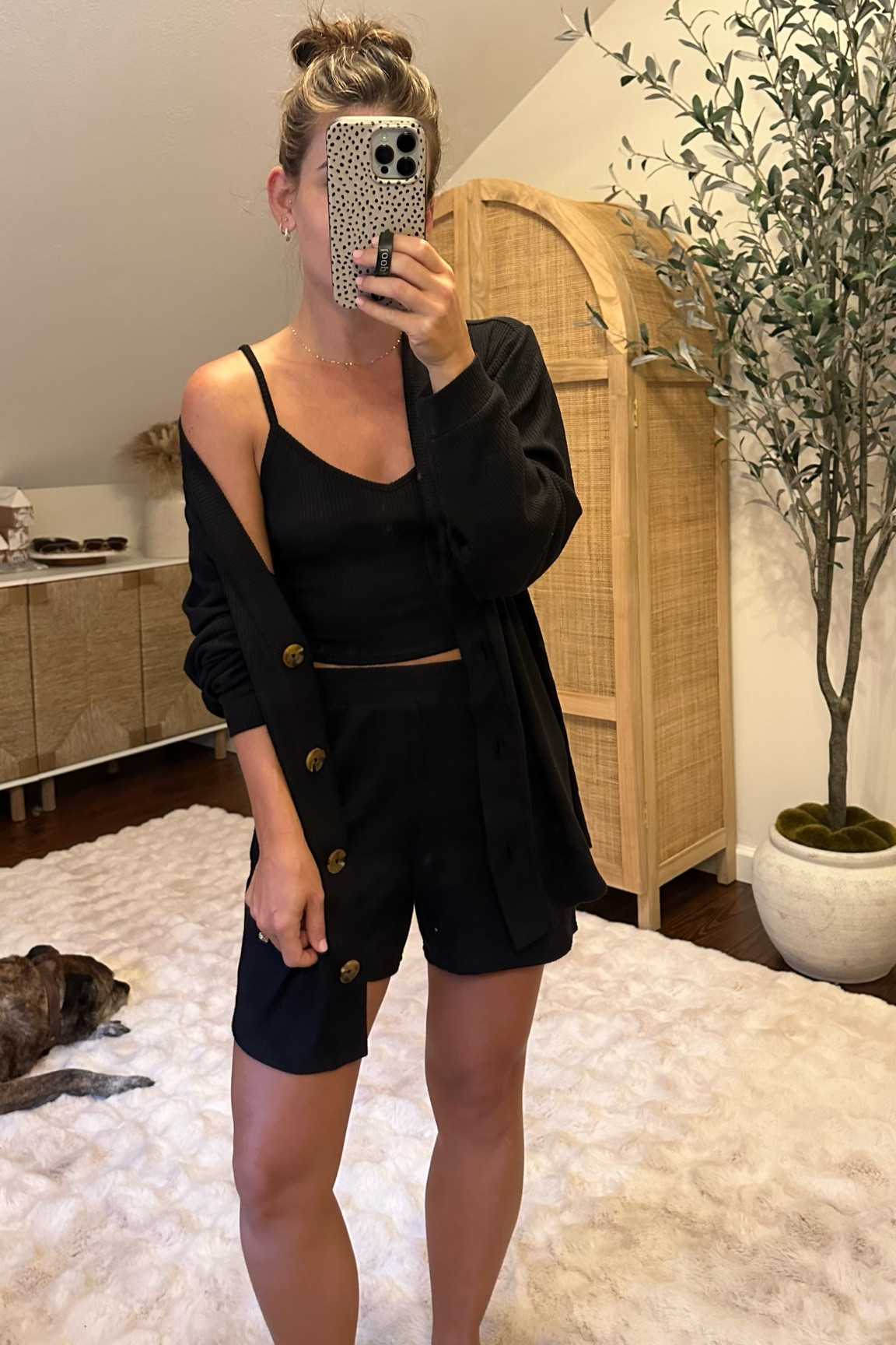  Nsale black 3 piece lounge set 
Wearing size XS

#nsale #laurabeverlin 

#LTKFindsUnder50 #LTKxNSale #LTKSaleAlert