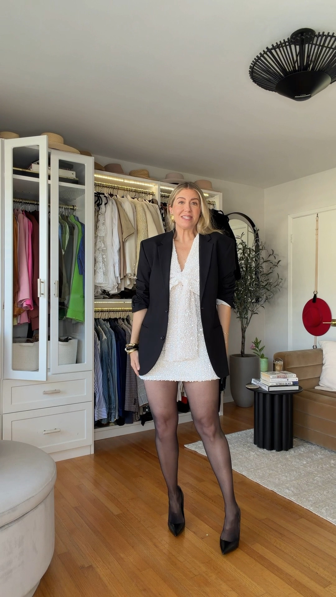 This dress is flying off the shelves! Linking other options for you since this is selling out. 



#LTKSaleAlert #LTKFindsUnder100 #LTKHoliday