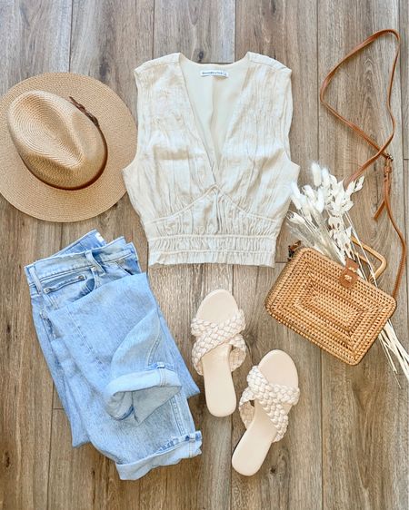 Casual outfit. Spring outfit. Jeans. Amazon fashion sandals. 

#LTKSale #LTKFind #LTKSeasonal