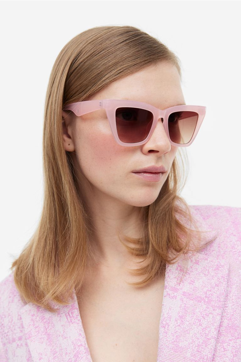 Cat-eye sunglasses | H&M (UK, MY, IN, SG, PH, TW, HK)