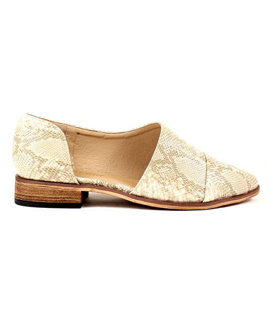 ARider Girl Women's Loafers NATURAL - Beige Snake Camela Loafer - Women | Zulily