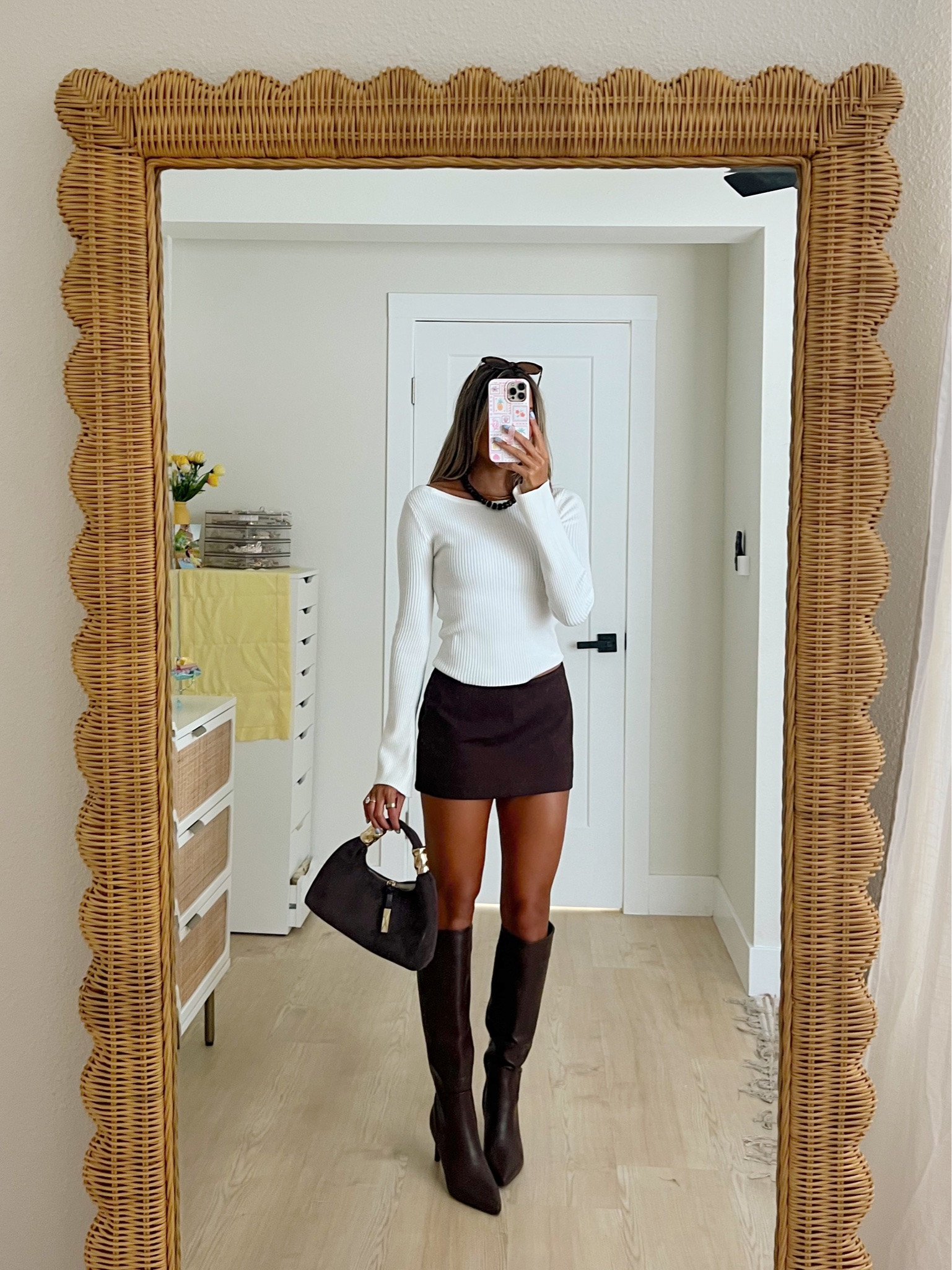 fall outfit ideas from the @hollister sale 🍁👖 code HCOMCKENZIE for an extra 20% off your purchase (codes stack)

wearing an XS in sweaters and tops and 00 regular in jeans

#LTKootd