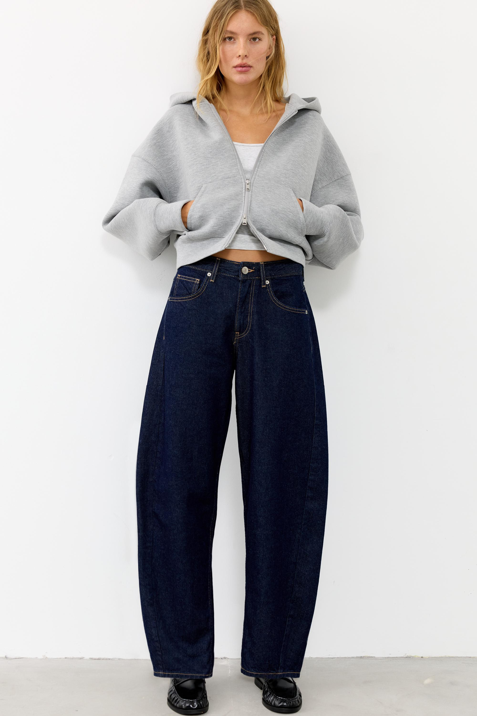 Low-rise barrel jeans | PULL and BEAR UK