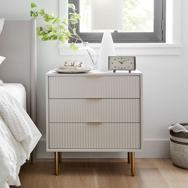 Quinn Closed 3-Drawer Nightstand (28") | West Elm (US)
