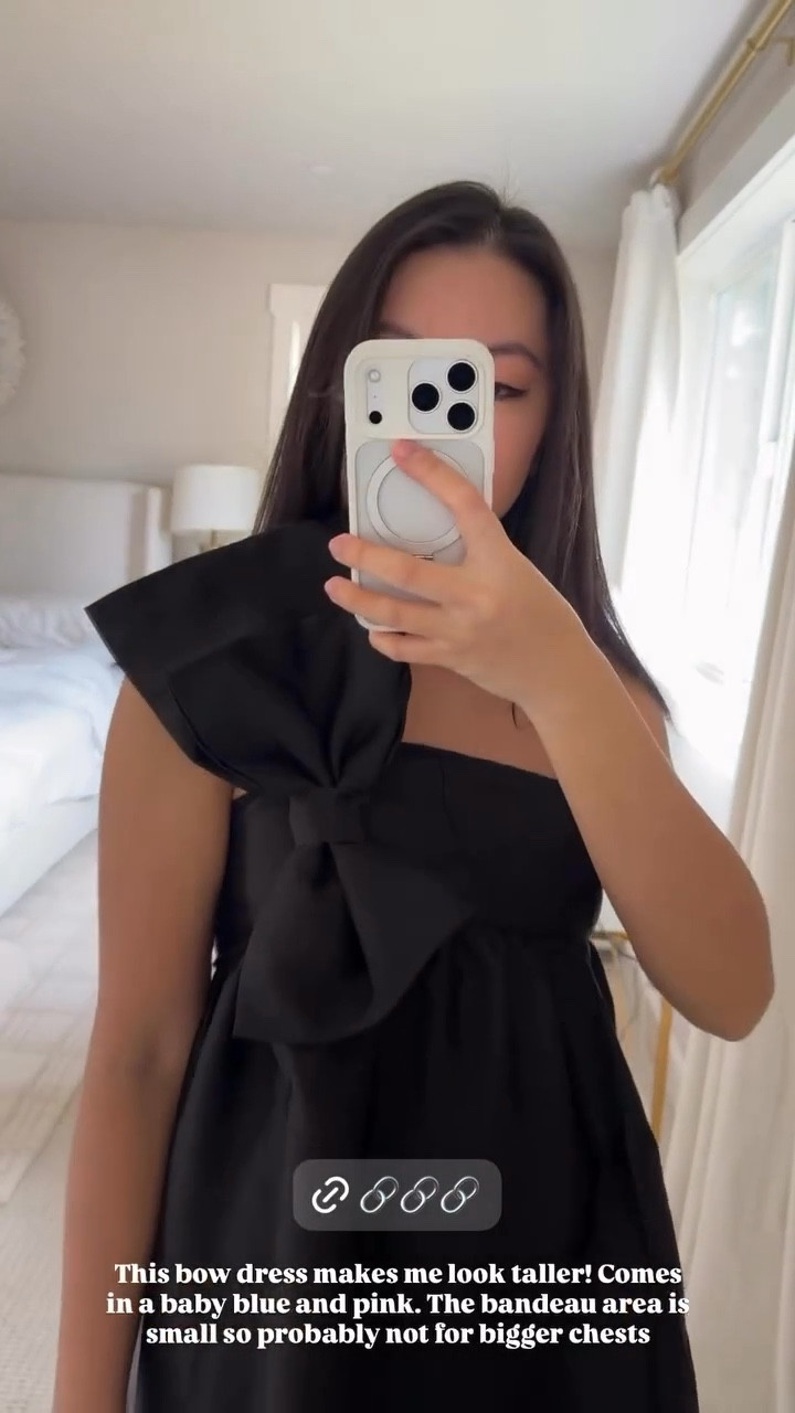This bow dress makes me look taller! Comes in a baby blue and pink. The bandeau area is small so probably not for bigger chests

#LTKSeasonal #LTKootd