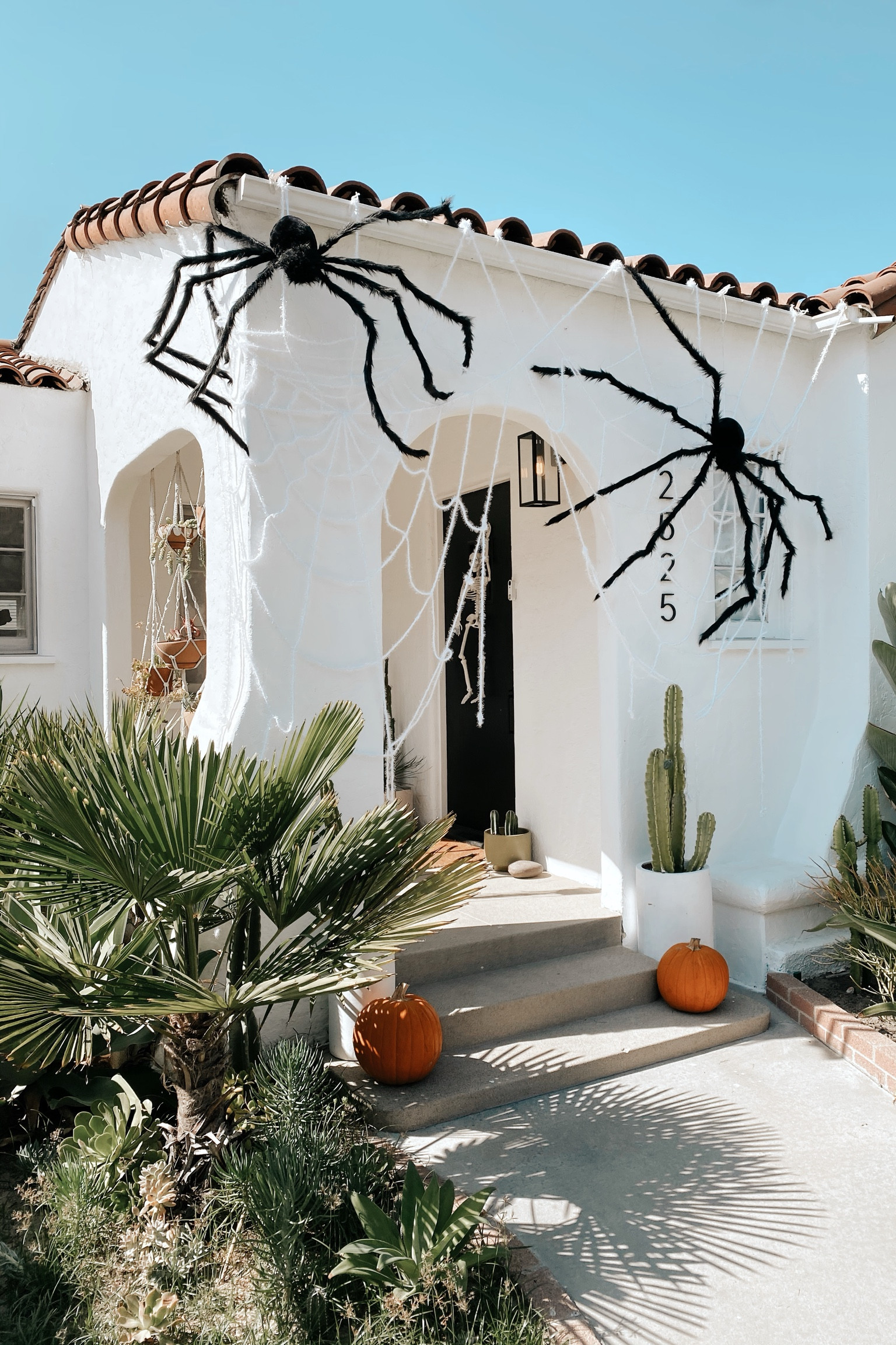 Spooky Time🕷️ Chic Halloween Home Decor | The Blanco Bungalow ~ Giant Spiders, Scary Skeletons, Skull Candy Dishes, Sticky Bats & more… 
#blancobungalow #halloween #halloweendecor #homedecor #spookydecor #scarydecor #decor #spooky #scary #boo #spiders #skeleton #skull #spiderweb #halloweencandy #entertaining 

#LTKHalloween #LTKhome #LTKHoliday