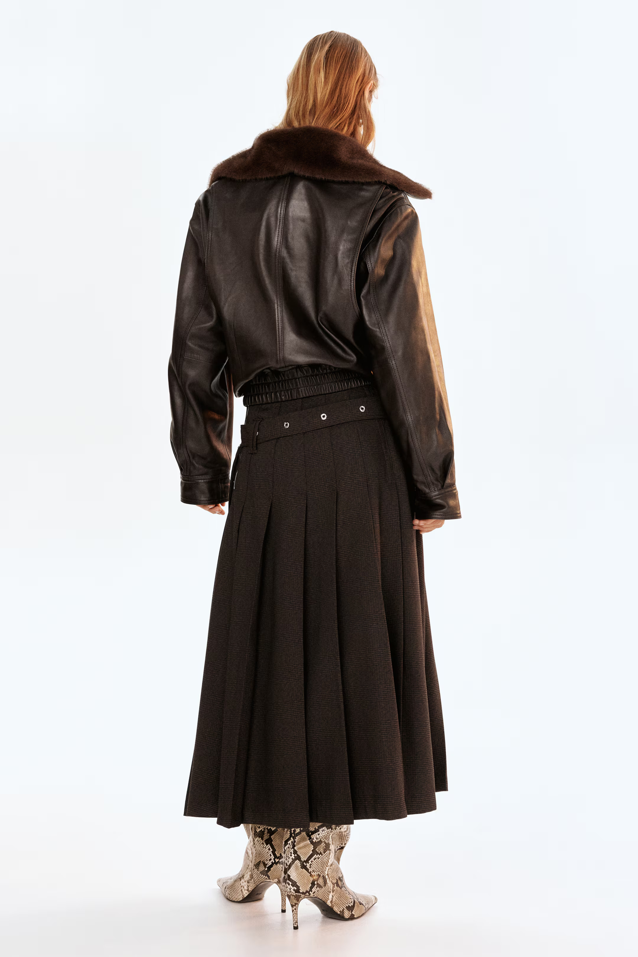 Belted pleated skirt - Dark brown - Ladies | H&M GB | H&M (UK, MY, IN, SG, PH, TW, HK)