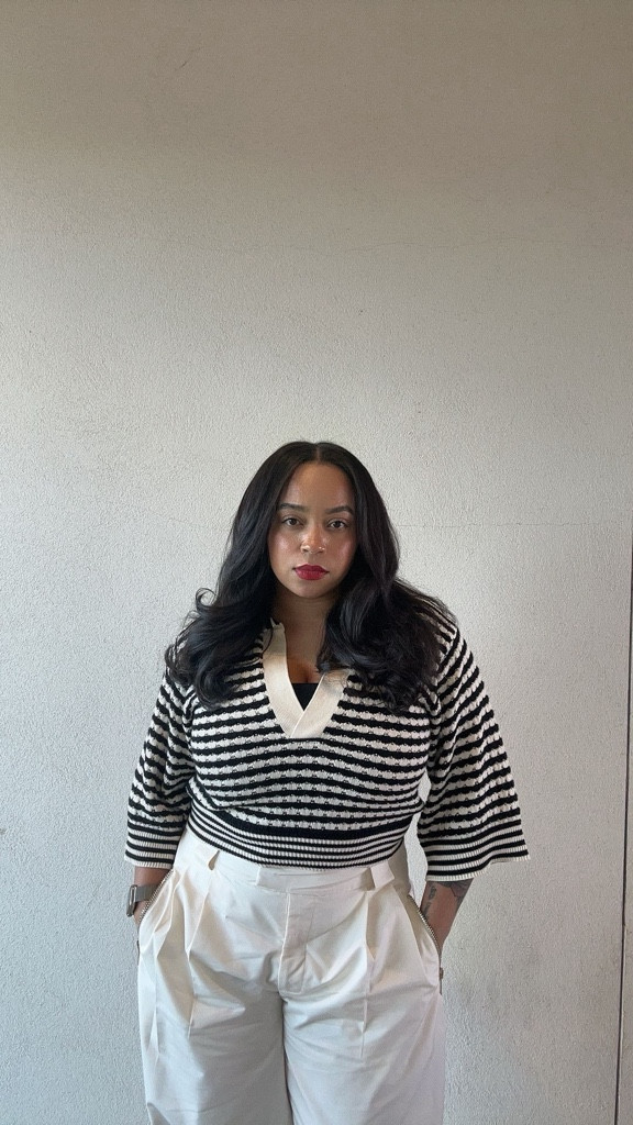 I paired these barrel pants (which I cannot get enough of)  with this cropped sweater for a cozy work look! 

Saturdays, I usually tend to lean more to a causal look, but I still like to a add a touch of elegance. 


#ootdfashion #instafashionista #fashionblogger #outfitinspiration #outfits #dailylook #workwear

#LTKootd #LTKWorkwear