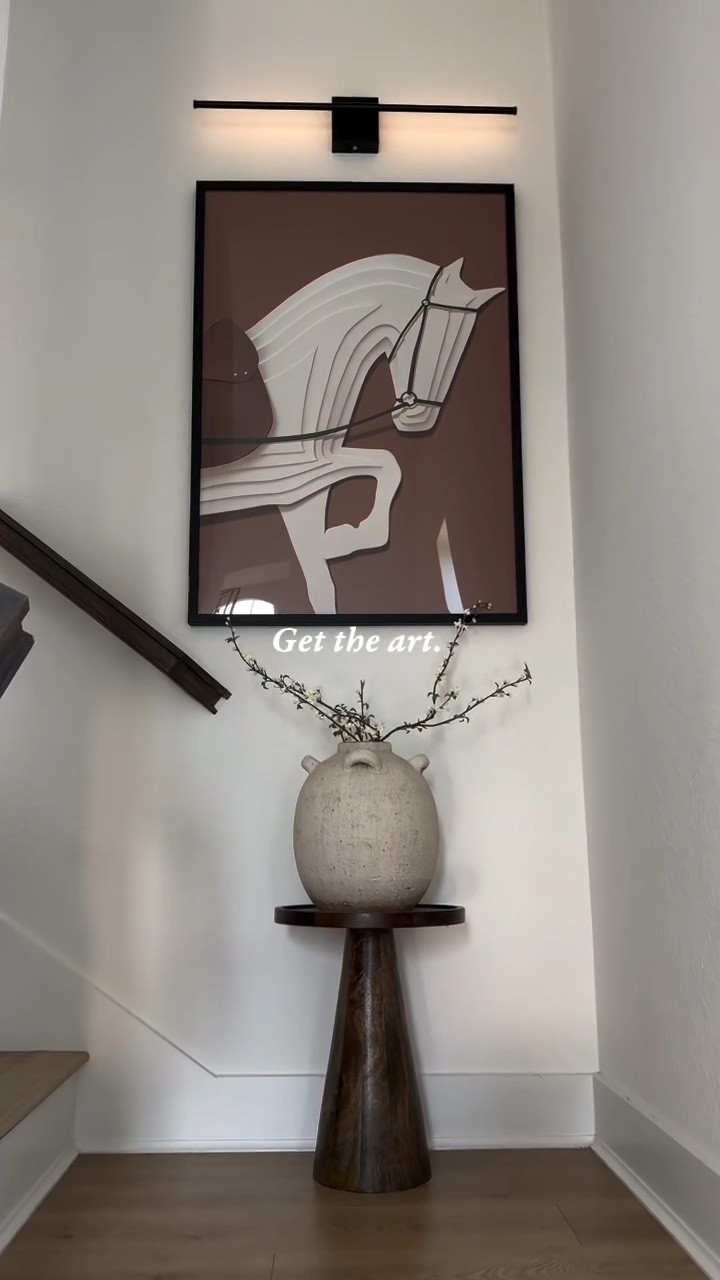 A little before & after magic 🤎🐎This beautiful art piece from @cribofart completely transformed my space and made it feel so warm and cozy! Adding the special touch of a light made it feel even cozier 

Use code VANESSADB10 for 10% off 🤎

Tell me what you think! 
Dime Que piensas ! Te leo 👀

Guárdalo para inspo 🤎

#decor #art #cozyvibes #roominspo #ａｅｓｔｈｅｔｉｃ