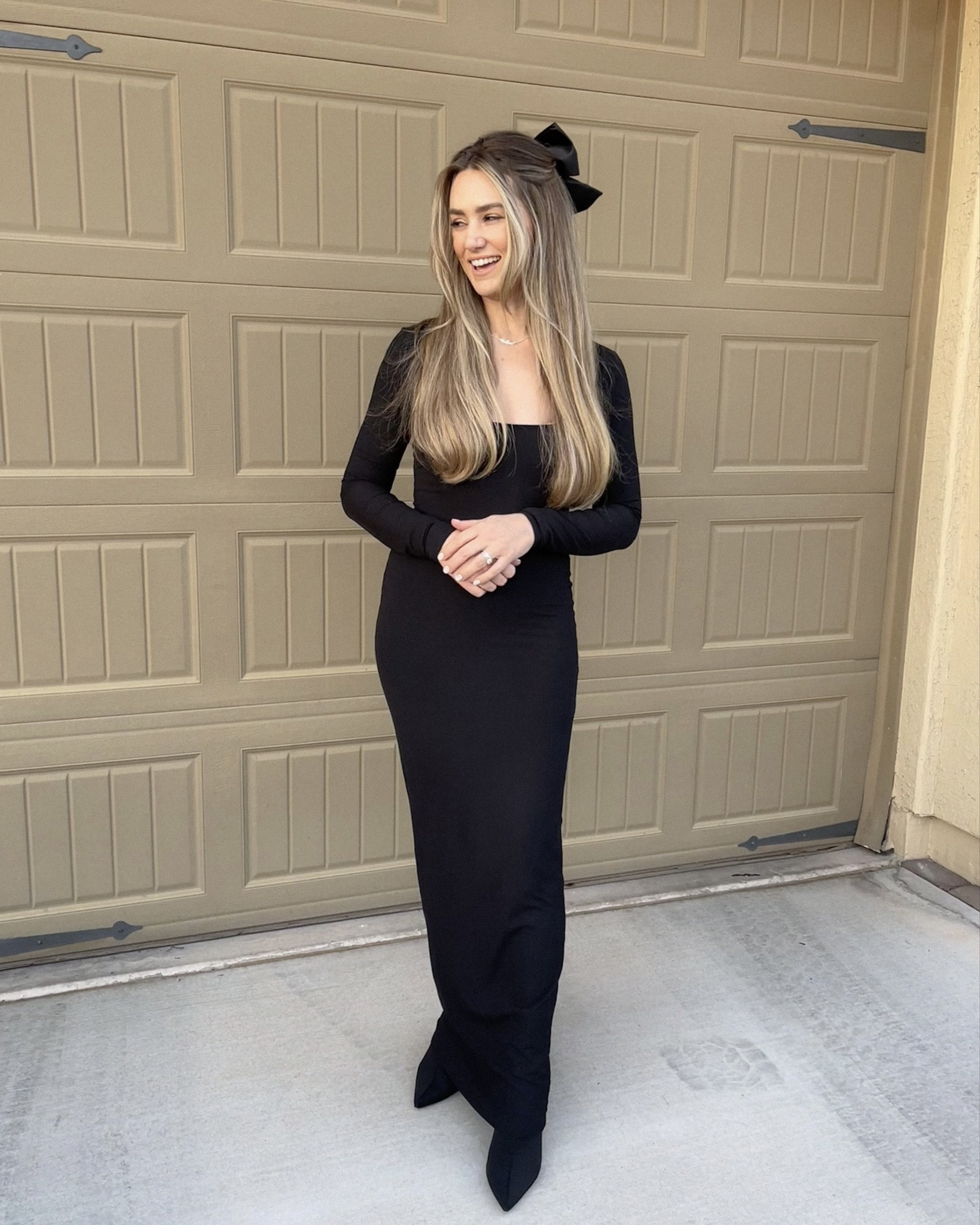 putting a bow on the last month of the year in my skims black lounge dress and satin hair bow from nordstrom 🖤 🎉

#LTKHoliday #LTKparties #LTKstyletip