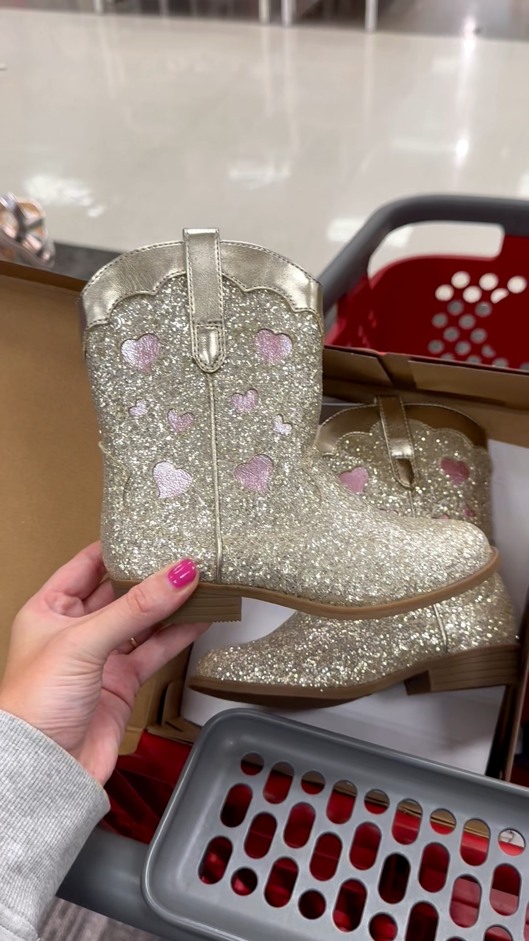 Love these new boots!! 😍

#LTKFamily #LTKShoeCrush #LTKKids