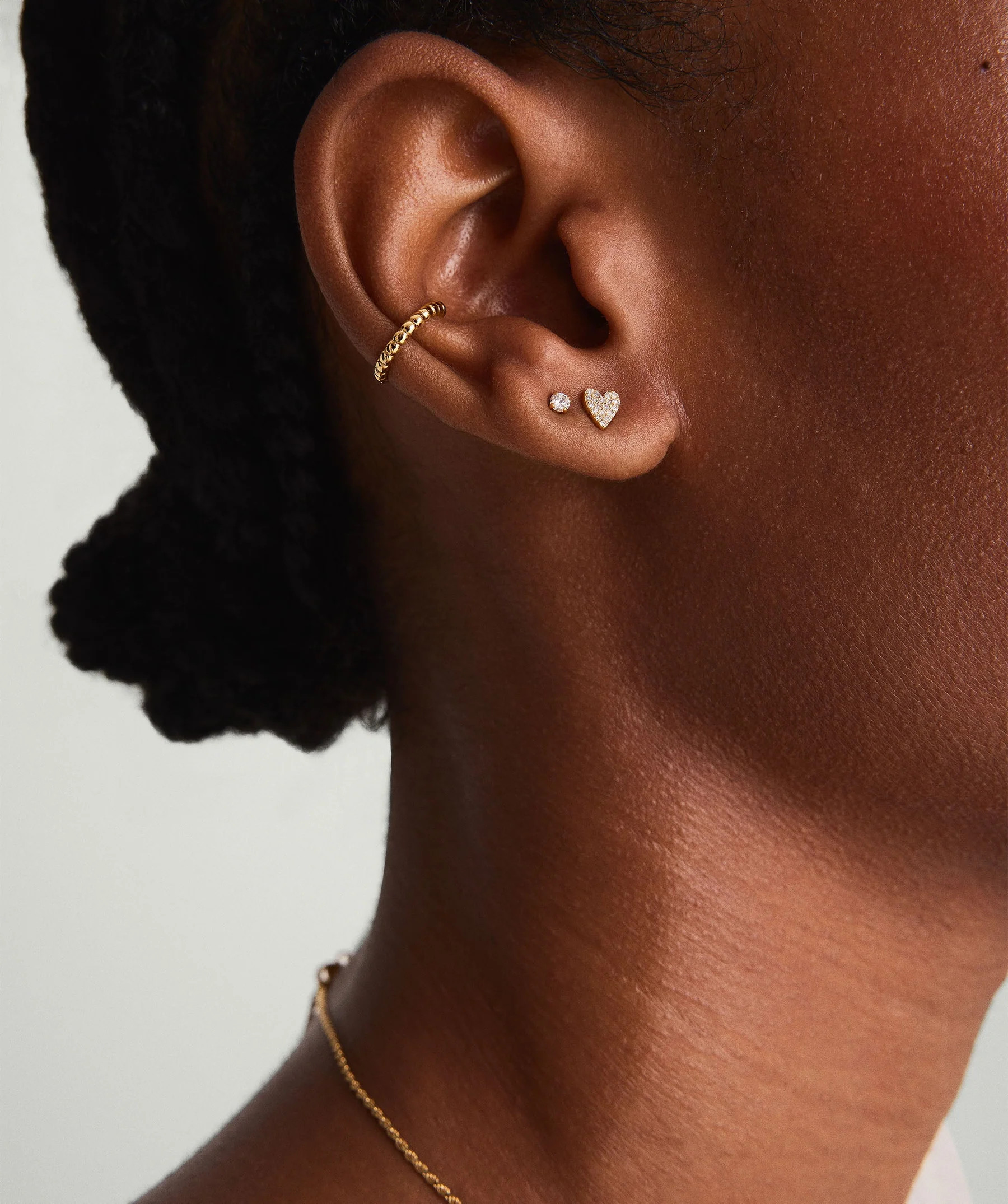 Mini Heart Pavé Diamond Stud Earrings | Mejuri Fine Crew