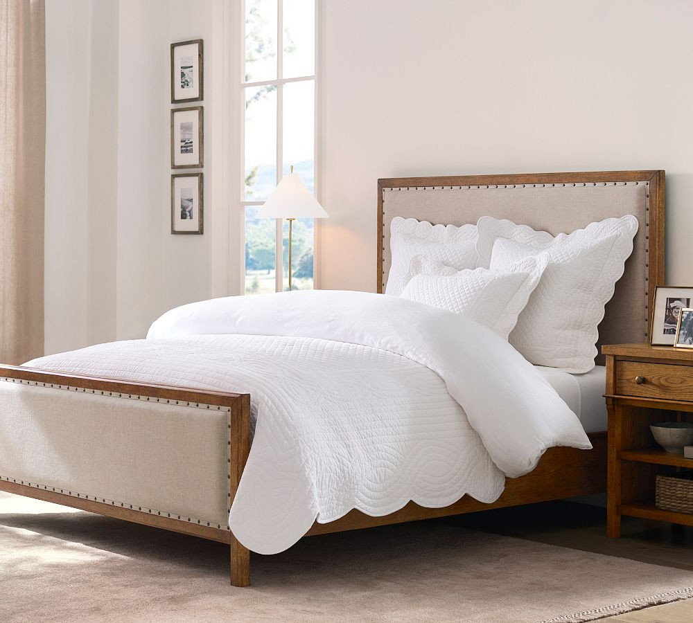 Heirloom Scalloped Quilt | Pottery Barn (US)
