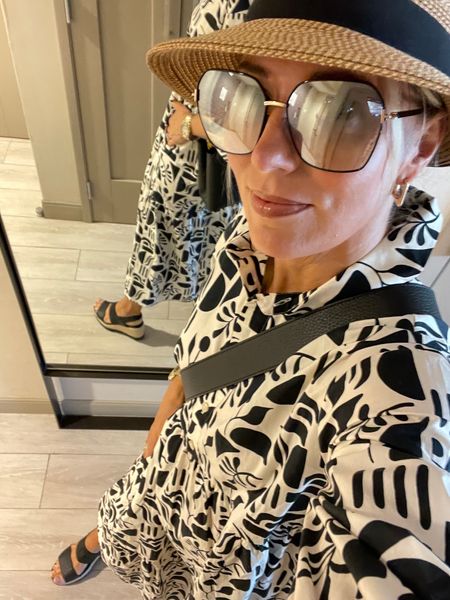 College Mom Touring Style! This dress is perfect! Dress up or down- dress for warm weather or cool- plus it has pockets and comes in multiple color patterns!

#LTKstyletip #LTKeurope #LTKover40