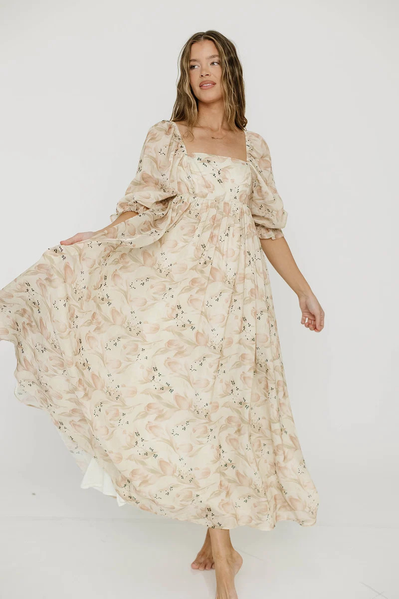 Mona Maxi Dress in Peach & Cream Floral - Bump Friendly (Bust Runs a B | Worth Collective