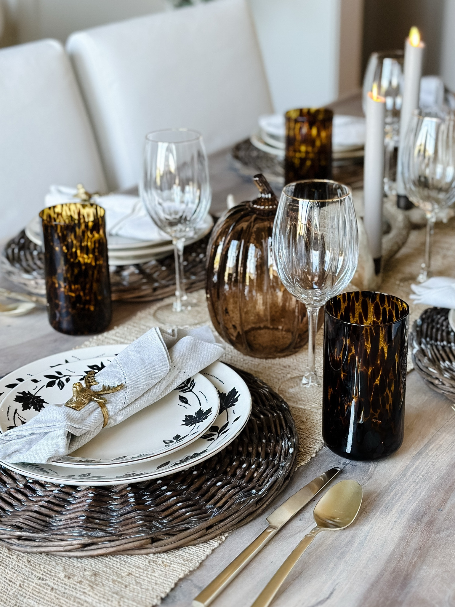 Affordable fall table setting

#LTKHome #LTKFindsUnder100 #LTKSeasonal