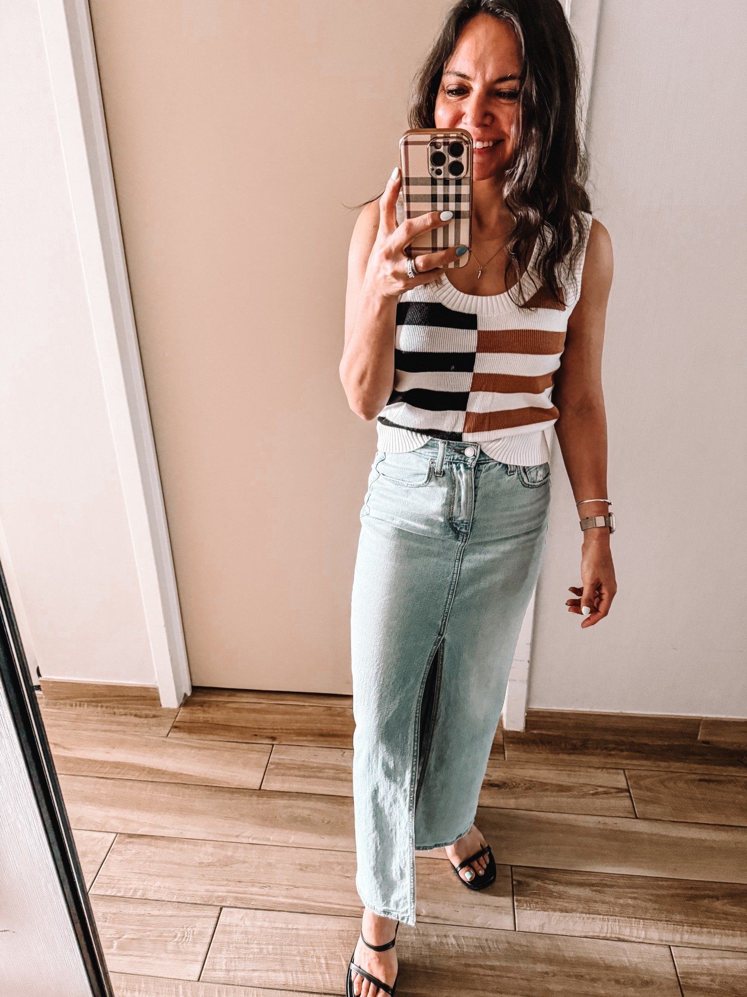 Easy breezy beach look 

#LTKSeasonal #LTKFindsUnder50 #LTKOver40