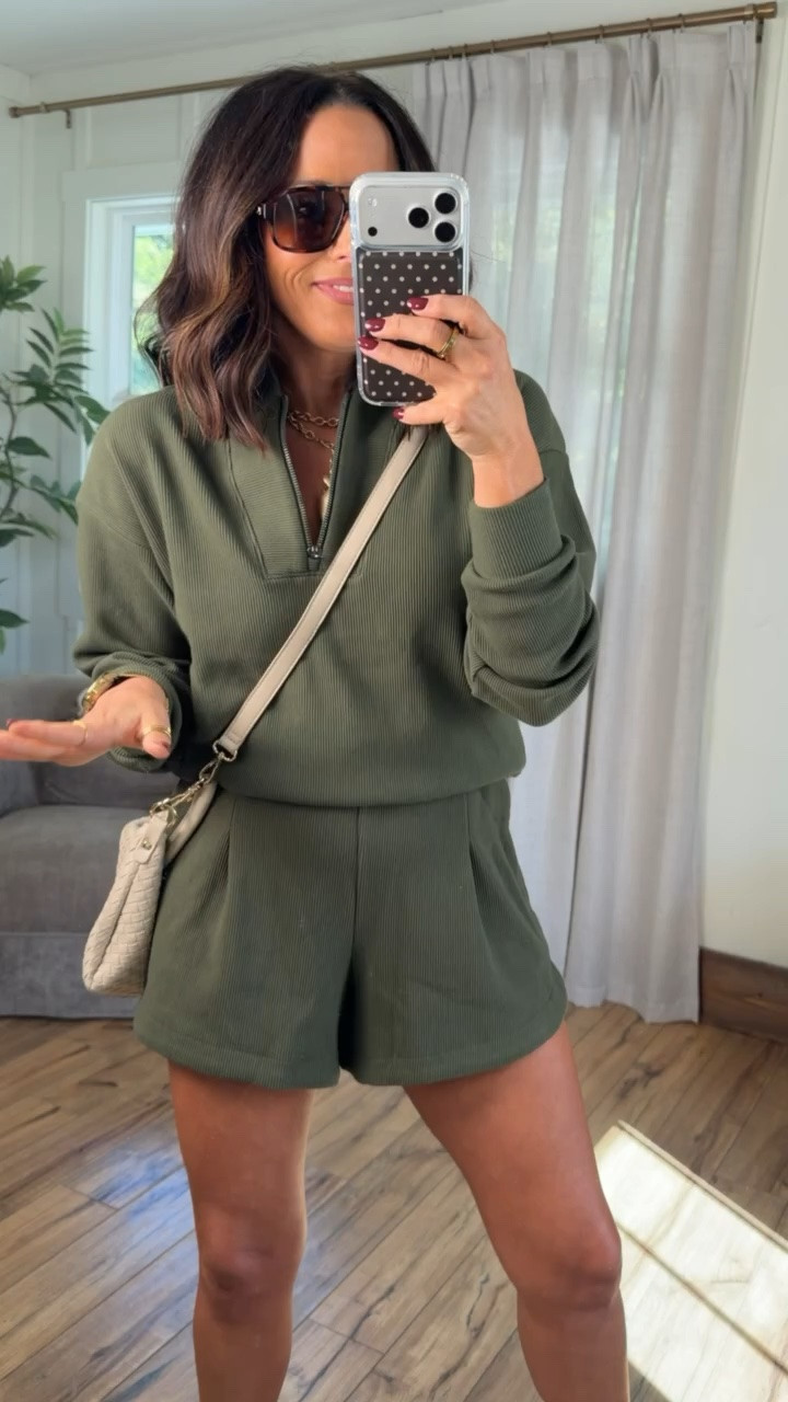 Walmart outdid theirselves on these designer look for less lounge sets! They look and feel So expensive and the perfect casual outfits for running errands, lounging  and looks so put together!
Wearing a small top & xs bottom!