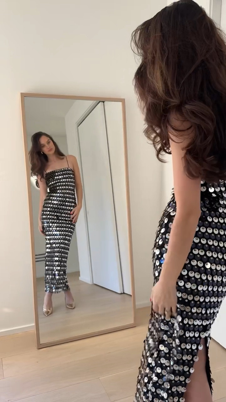 This dress is everything…(and so are the pajamas!!). Perfect for ringing in the new year!

#LTKHoliday #LTKSeasonal #LTKstyletip