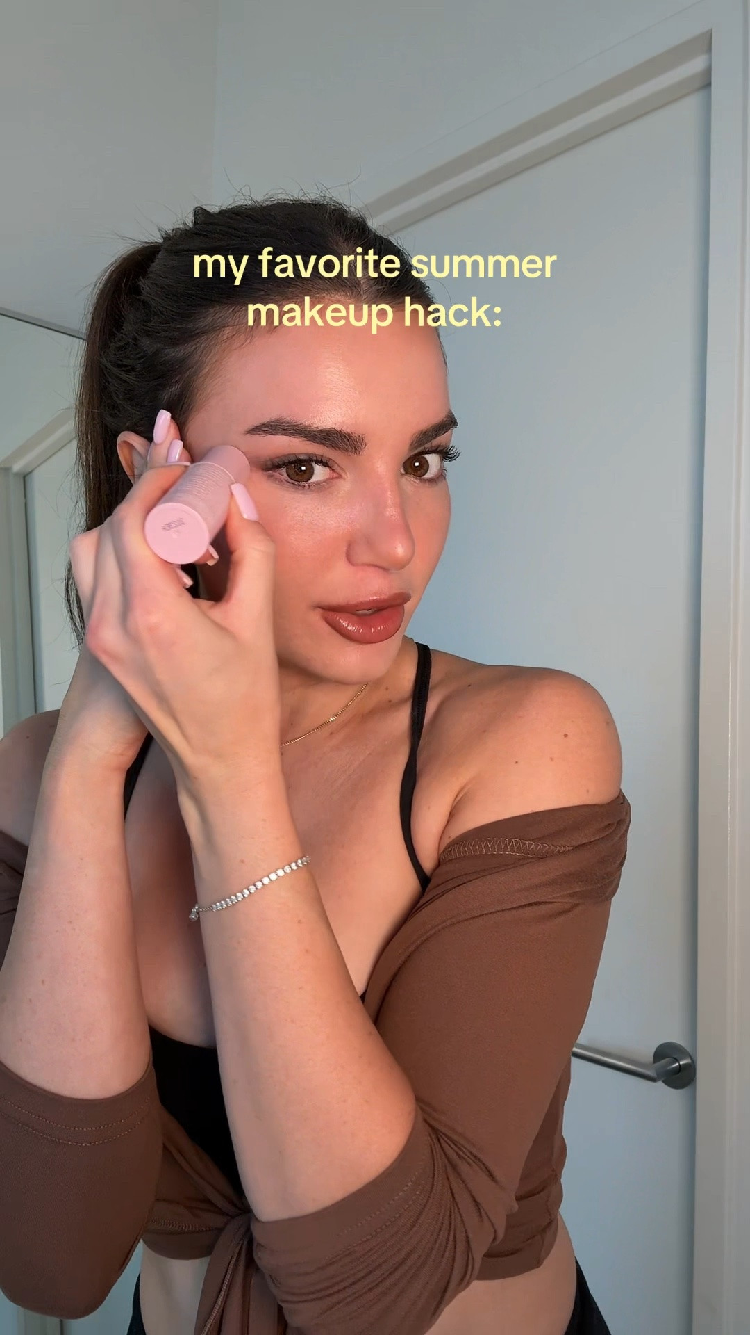 Summer hack ☀️ eyebalm