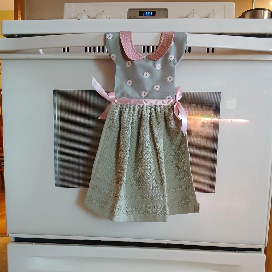 Handmade Daisy Cotton Towel Dress, Sage Green Oven Door Hanger - Etsy | Etsy (US)