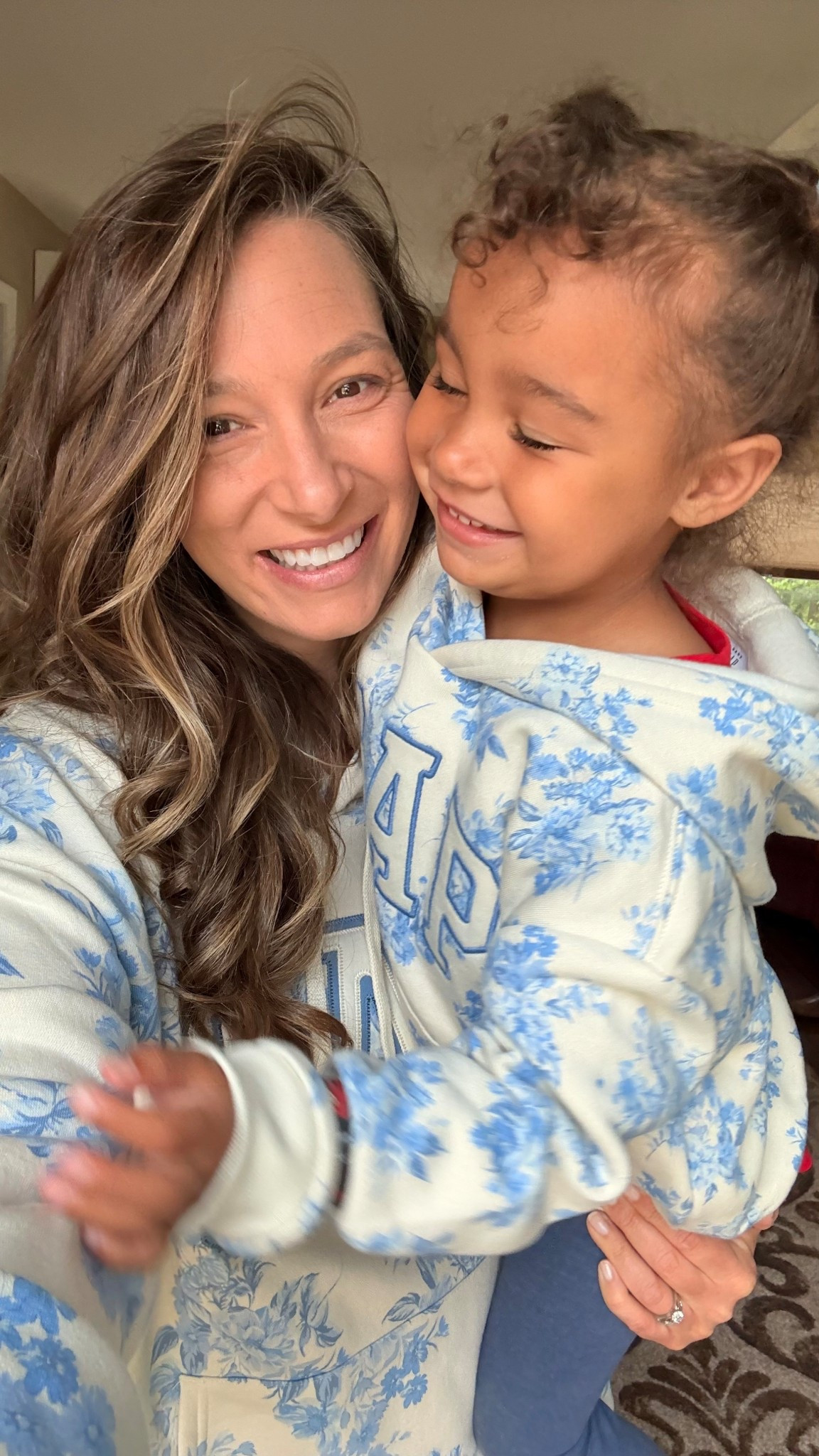 Matching Mom and Daughter Loungewear// loungewear sale / floral sweat set / floral two piece set 

#LTKKids #LTKmomlife #LTKSaleAlert