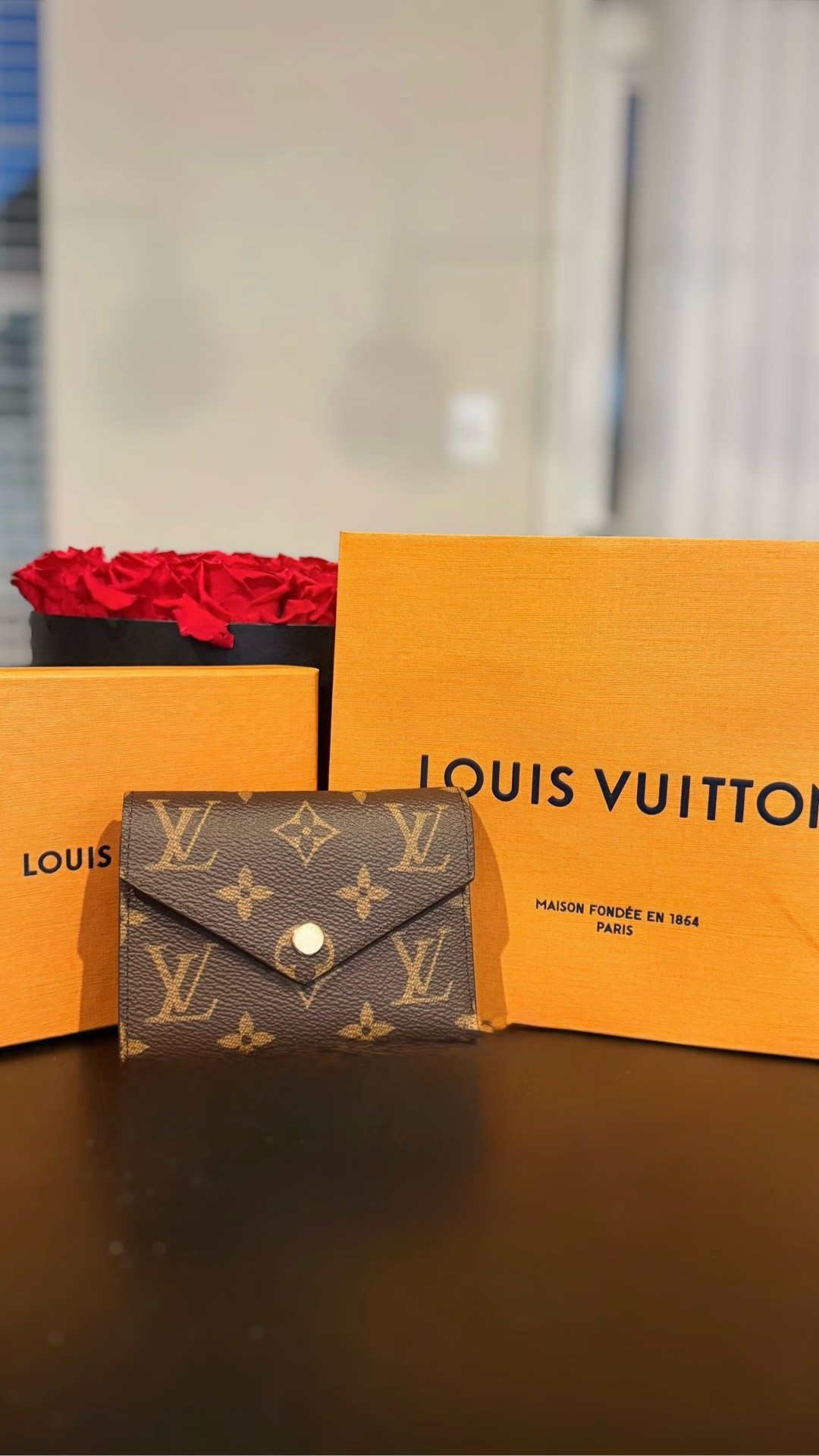 Unboxing my birthday gift from my love! I was in dire need of a new wallet and this little baby caught my eye at the store. So naturally hubby was like “she’ll take it” 🥰
