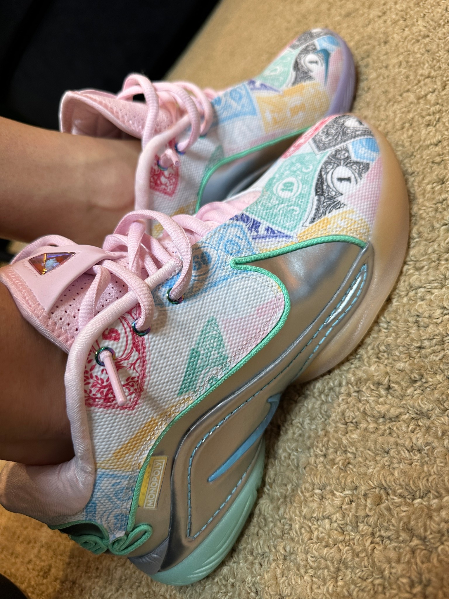 Pass “GO” and collect $200…

#lebronjames #lebronshoes #monopolyshoes #nikebasketballshoes



#LTKFamily #LTKShoeCrush