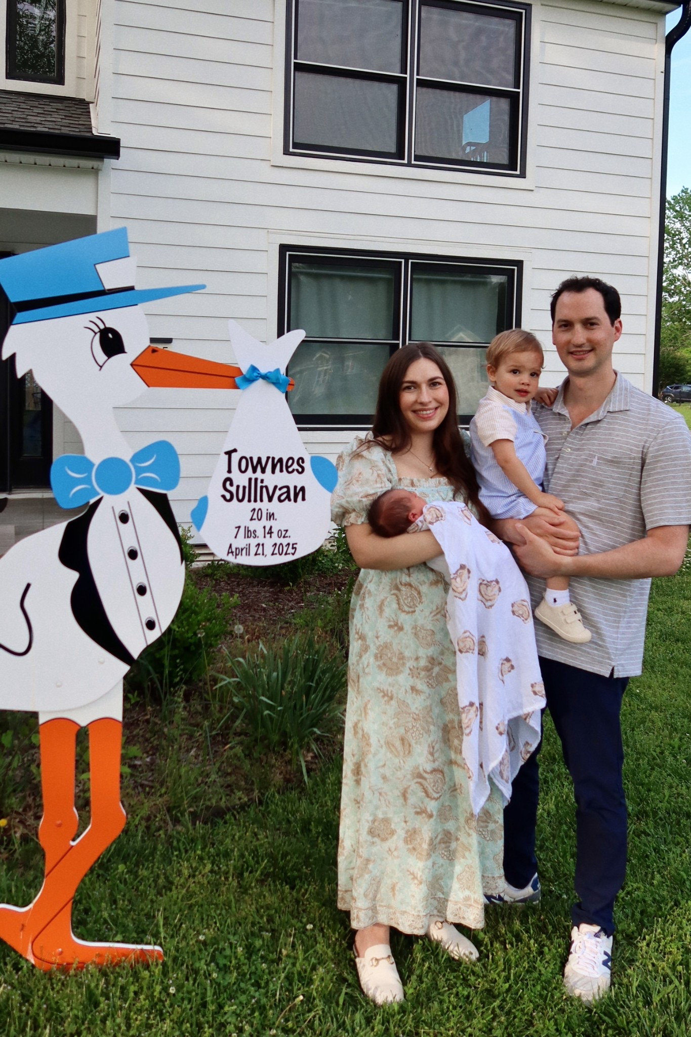 Going home from the hospital outfits 

Postpartum fashion, postpartum outfit, family photo, going home outfit, newborn swaddle, newborn announcement 

#LTKBaby #LTKFamily #LTKBump