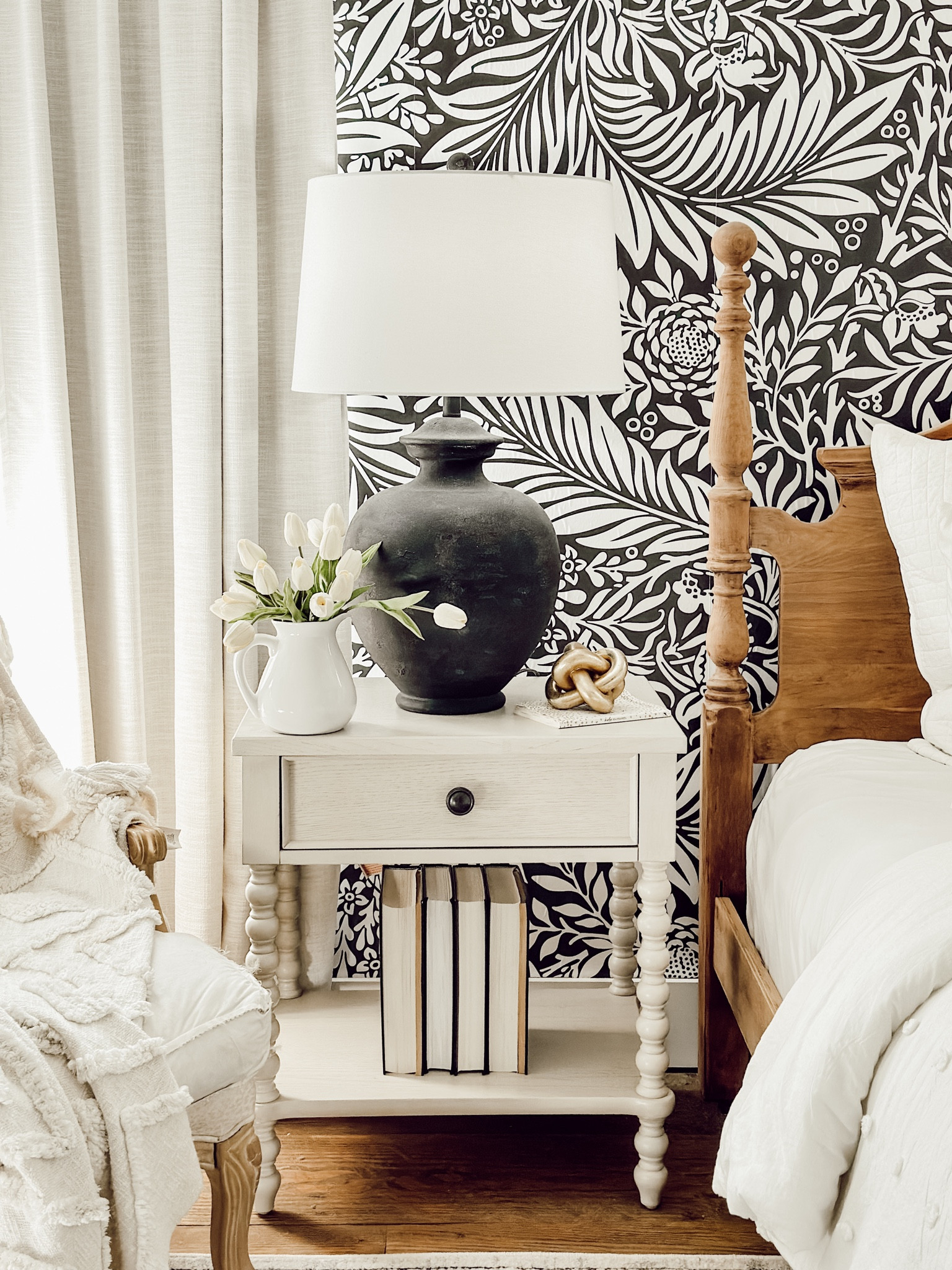 So in love with theses lamps and nightstands in our Master Bedroom!! 🖤 #masterbedroom #bedroomrefresh #bedroommakeover 

#LTKhome
