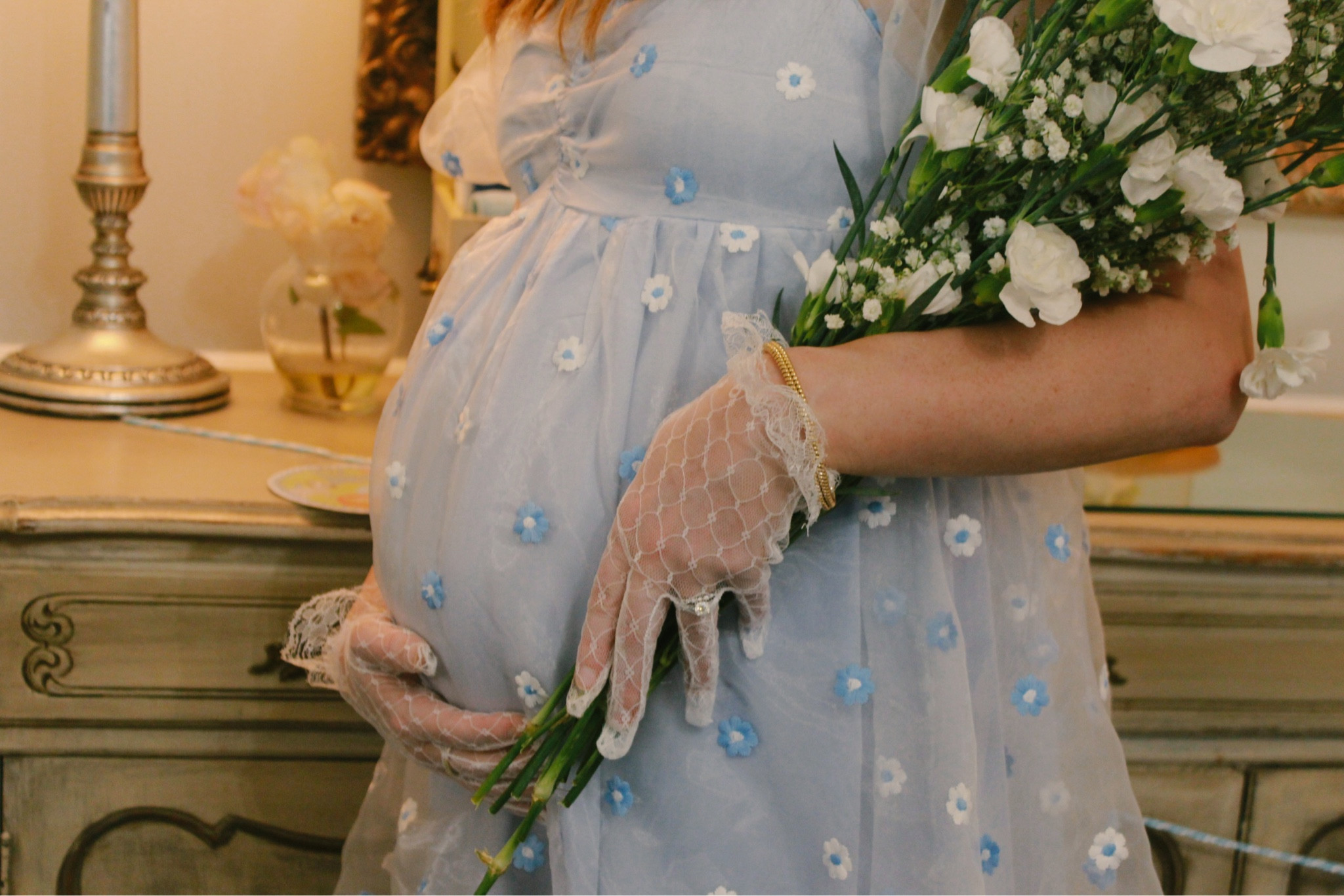 My Bridgerton themed baby shower + tea party 🤰🏼🫖👒🍰💐🍓🩵👶🏼🍼

Exact dress is from Henly- Daisy Bleu Mini

#LTKbaby #LTKbump #LTKSeasonal