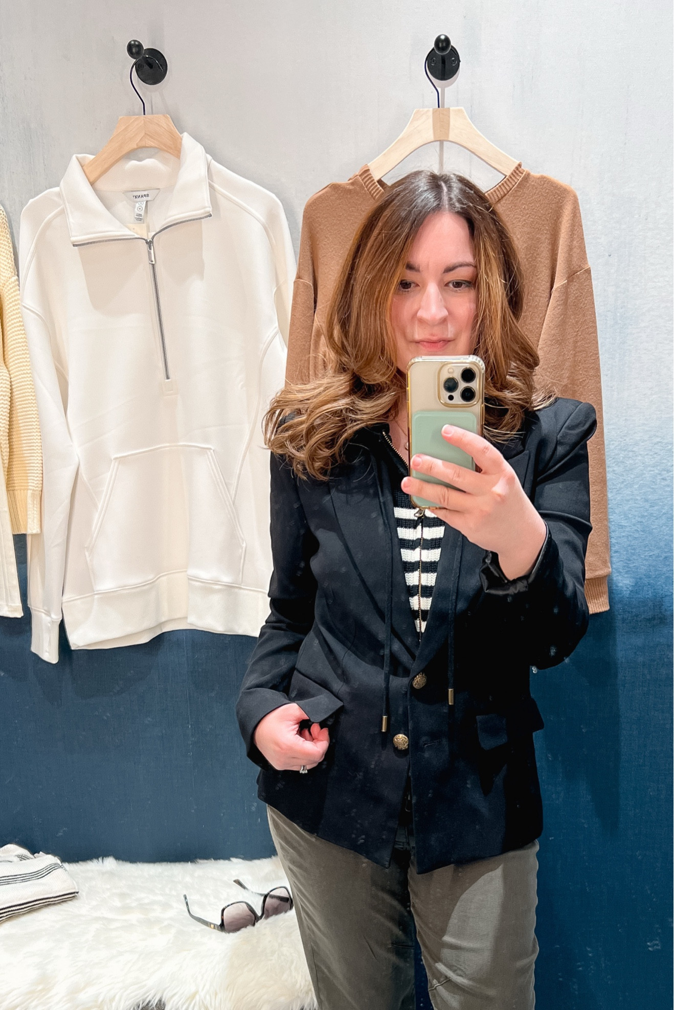 Just sharing another view of my new favorite Dawson blazer from #evereve