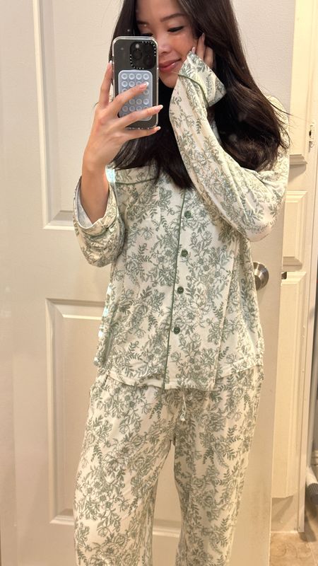 My favorite cozy earth pajamas in a beautiful and luxurious floral print! CLASSY40 for 40% off!

#LTKGiftGuide #LTKstyletip #LTKhome