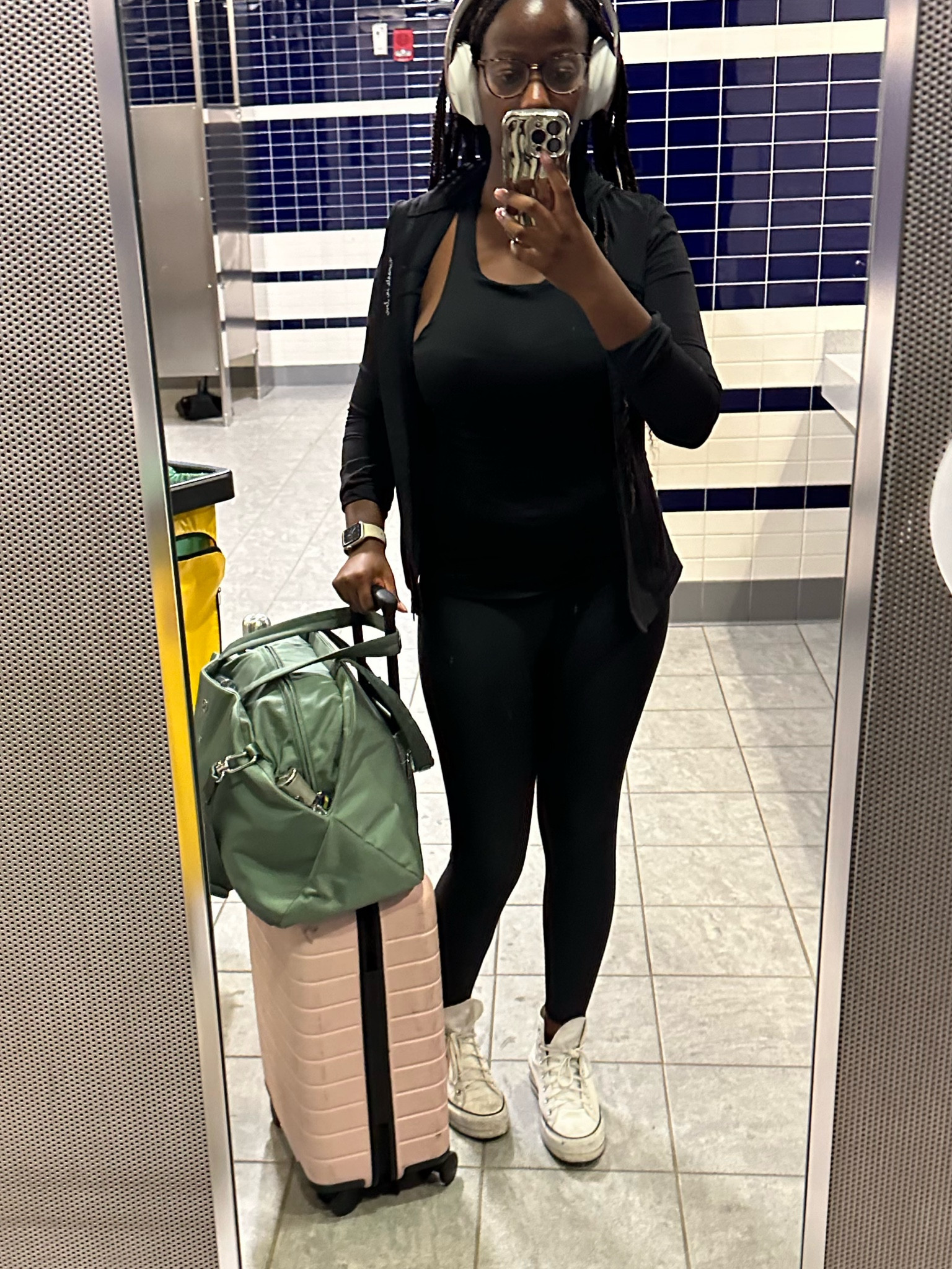 Fall travel outfit 🧳 ✈️ carryon suitcase and duffel, noise cancelling headphones 

#LTKItBag #LTKTravel #LTKActive