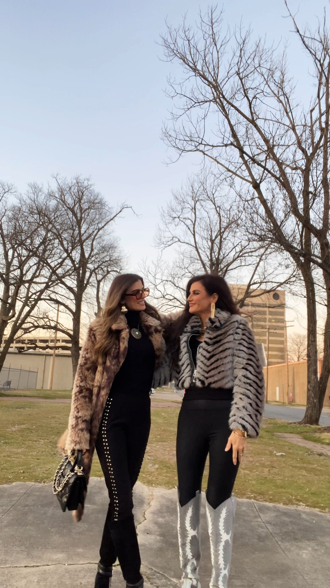 Tagged my momma’s outfit!!! Gianni Bini boots are 65% off rn!

#LTKStyleTip #LTKSaleAlert #LTKSeasonal