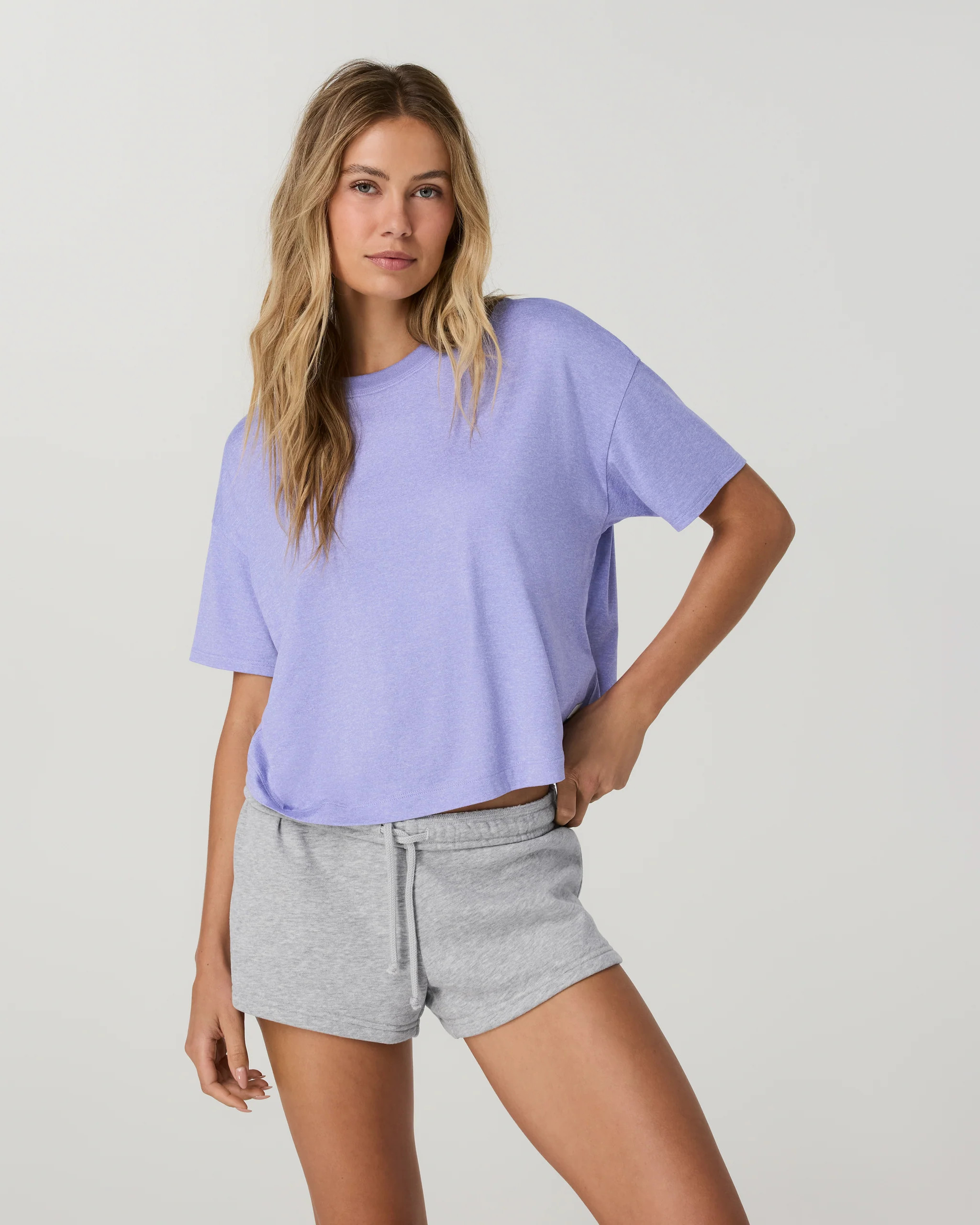 Energy Tee – Women's Hyacinth Heather Oversized Tee Shirt – Tops – Vuori | Vuori Clothing (US & Canada)