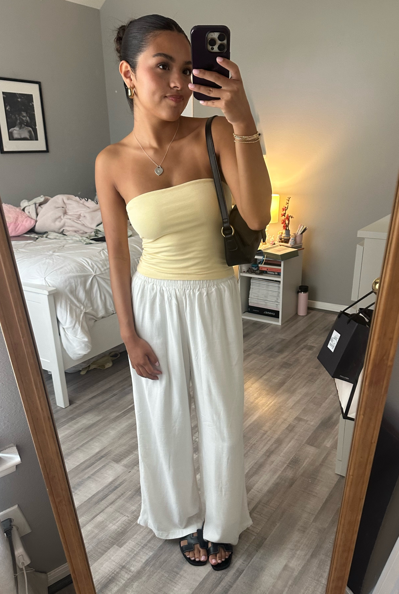 yellow lil outfit ☺️🤍

Top- Brandy Melville (linked same top diff color bc it wasn’t available)
Pants- Princess Polly, size 2
Shoes- Hermes size it36
Bag- Brandy Melville 