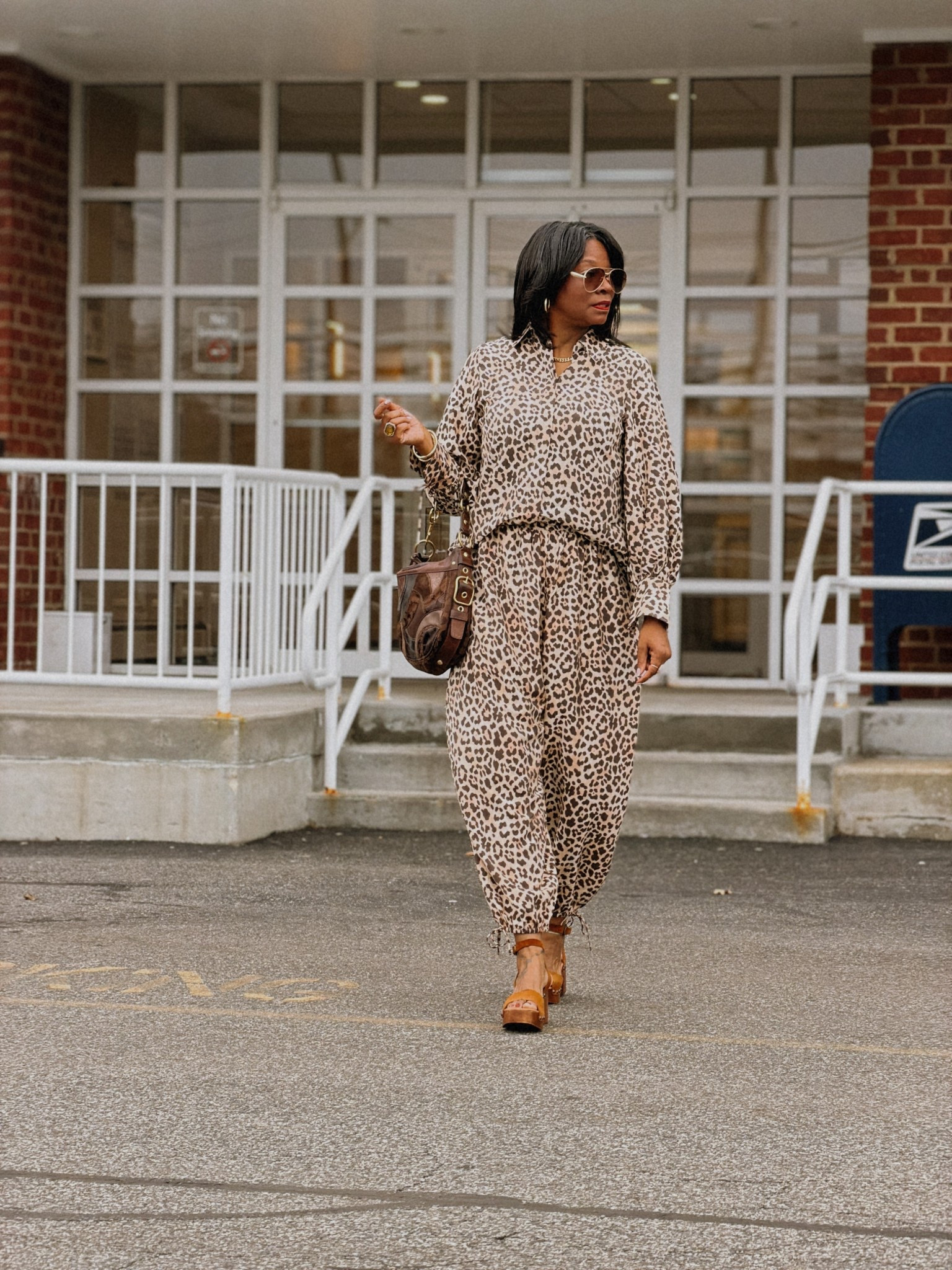 Leopard Print 2 piece set with platform heels


#LTKootd