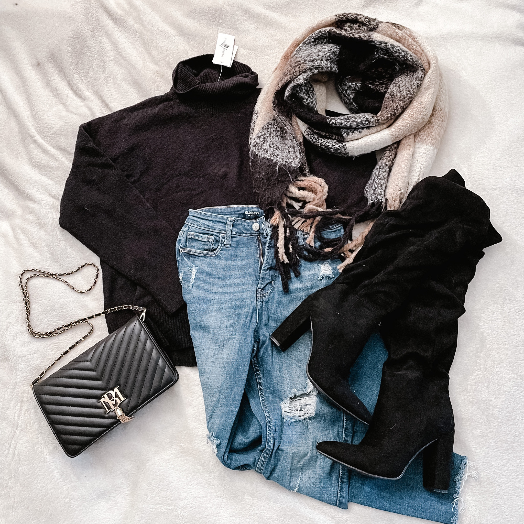 Cozy fall neutral outfit, for a day of running errands. Everyone loves a cozy outfit and even wear some Sherpa leggings under the jeans to stay extra warm in the fall chill. 
#LTKfindsunder50

#LTKSeasonal