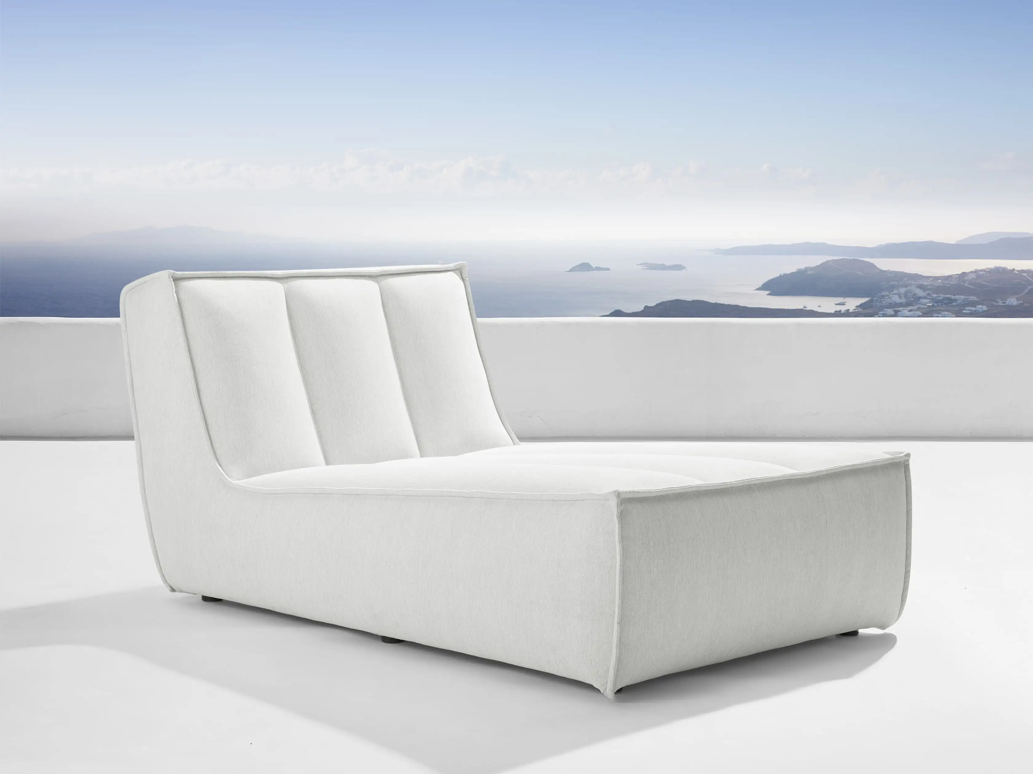 Porto Outdoor Chaise | Arhaus