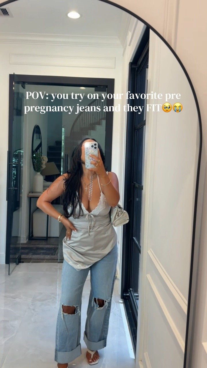 Fave jeans fit🤪🤪🤪

#LTKSaleAlert #LTKmomlife #LTKgrwm