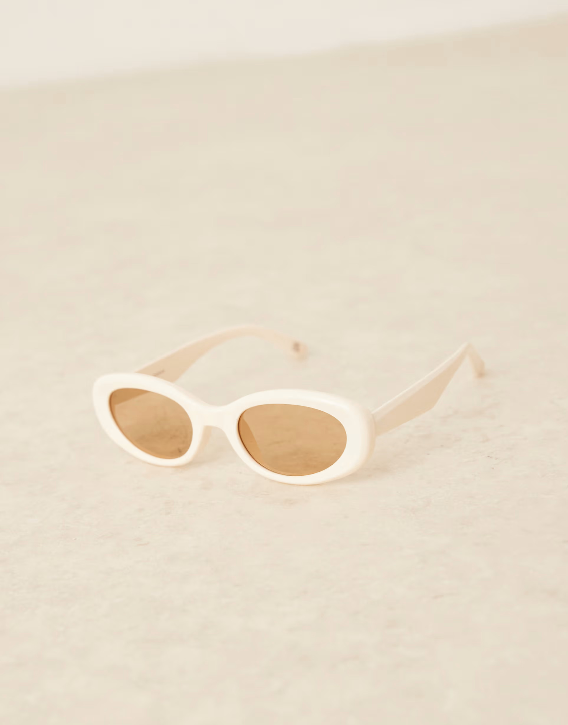ASOS DESIGN oval sunglasses in milky white | ASOS | ASOS (Global)